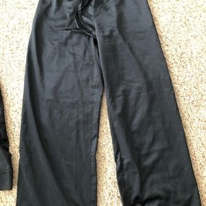 Women’s 2 piece pajama set. Savage X Fenty